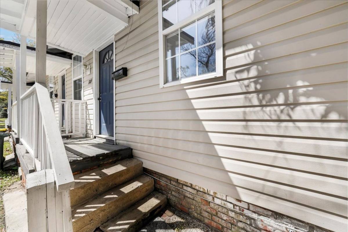 Apartment for rent at 1709 Legrand St, Savannah, GA 31404