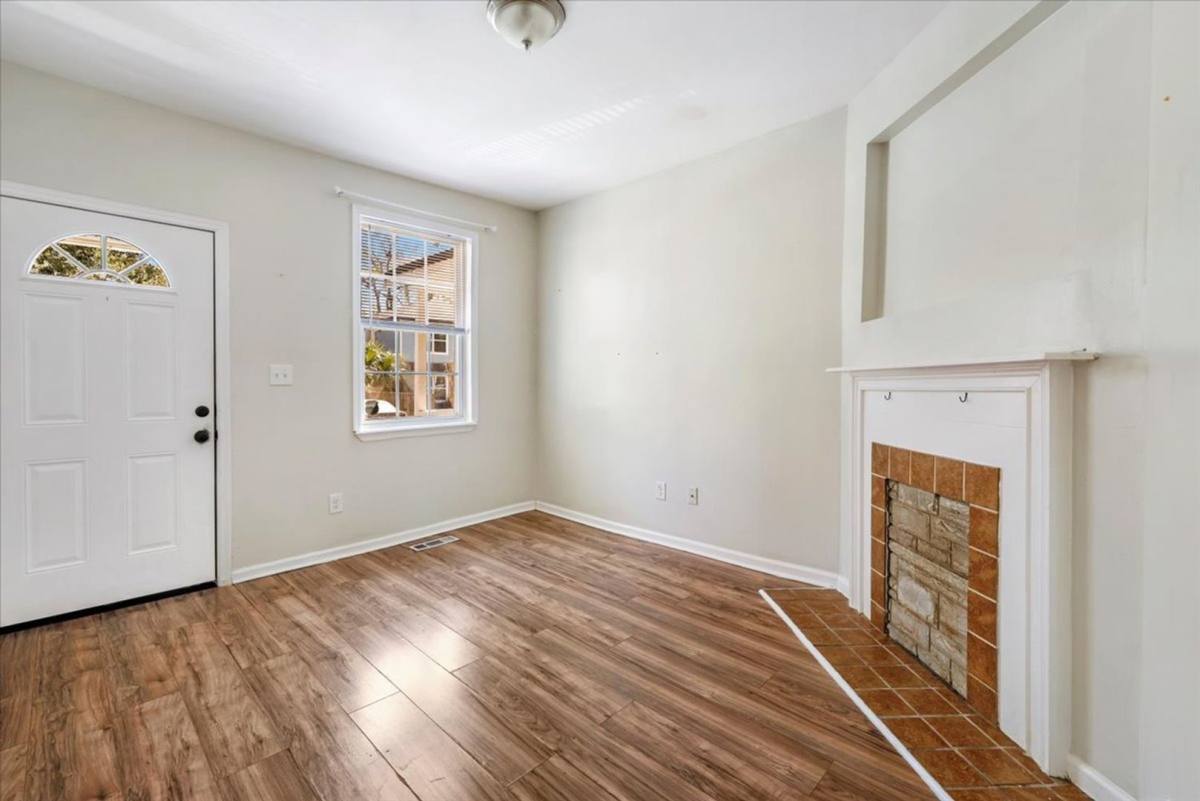 Apartment for rent at 1709 Legrand St, Savannah, GA 31404