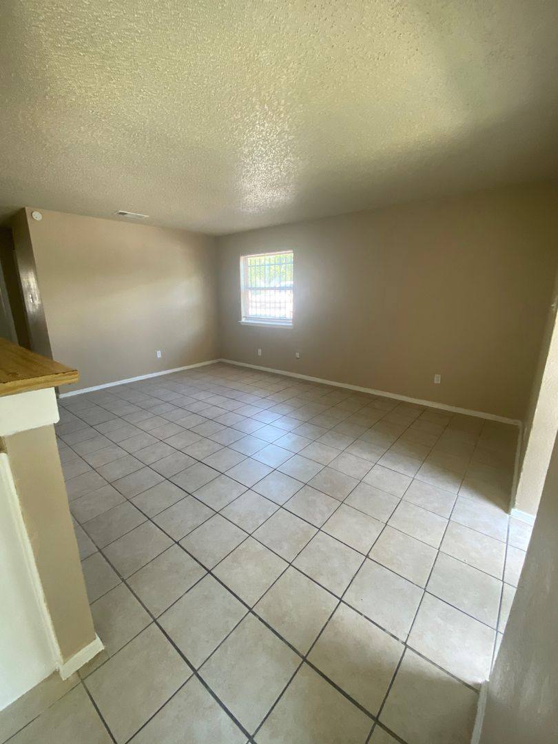 Apartment for rent at 904 Isbell Rd, Fort Worth, TX 76114