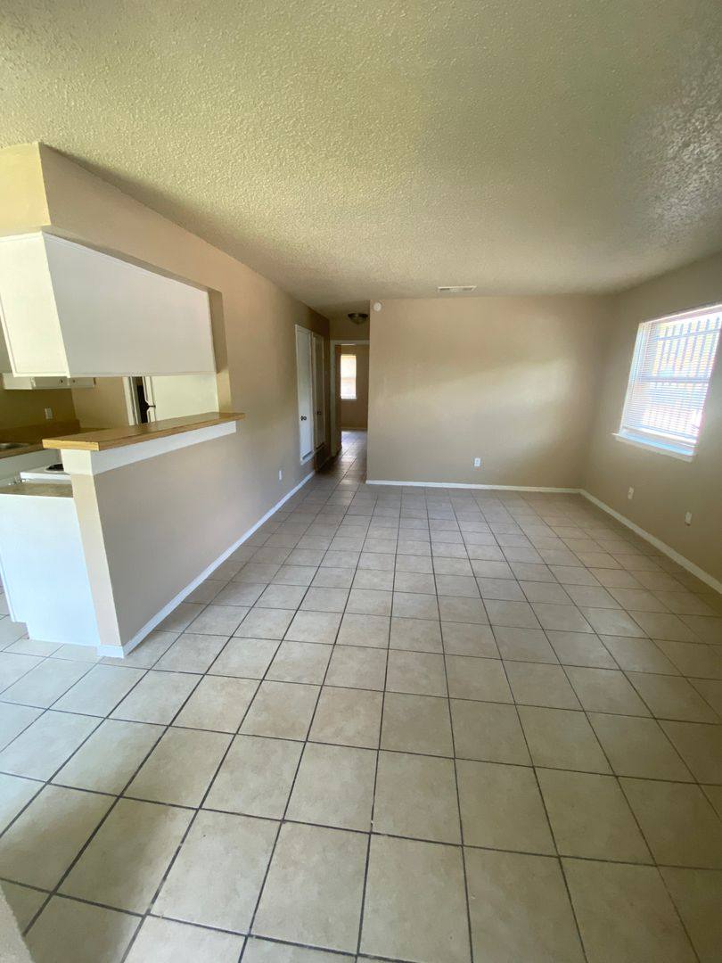 Apartment for rent at 904 Isbell Rd, Fort Worth, TX 76114