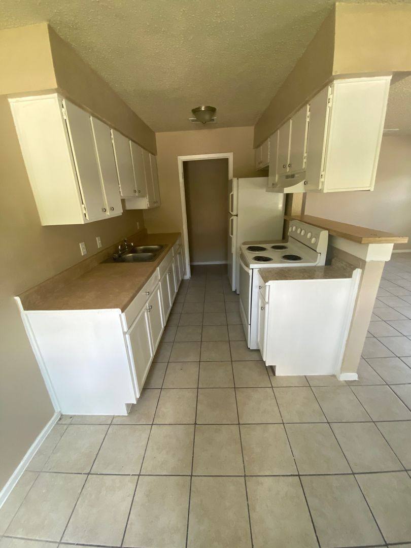 Apartment for rent at 904 Isbell Rd, Fort Worth, TX 76114