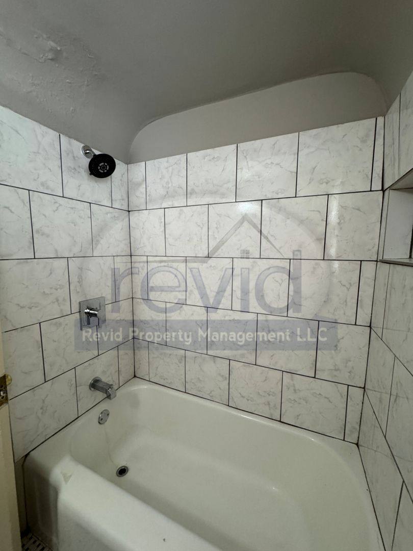 House for rent at 705 S Graham St, Memphis, TN 38111