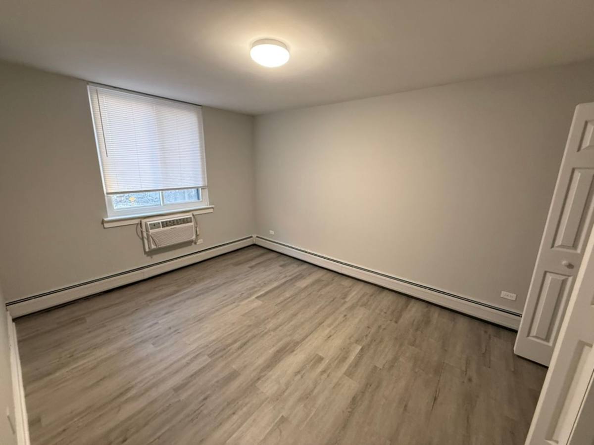 Apartment for rent at 5800 N Sheridan Rd, Chicago, IL 60660
