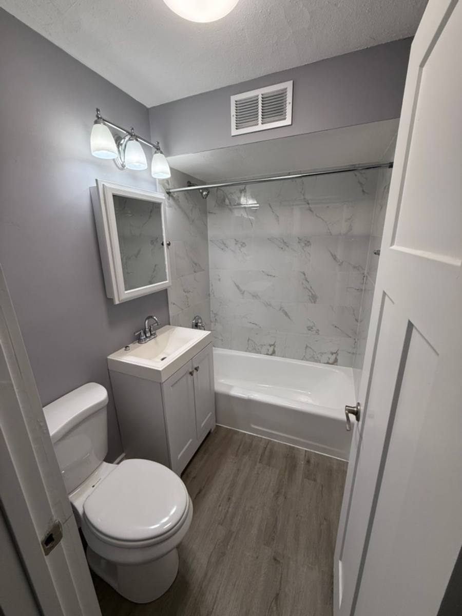 Apartment for rent at 5800 N Sheridan Rd, Chicago, IL 60660