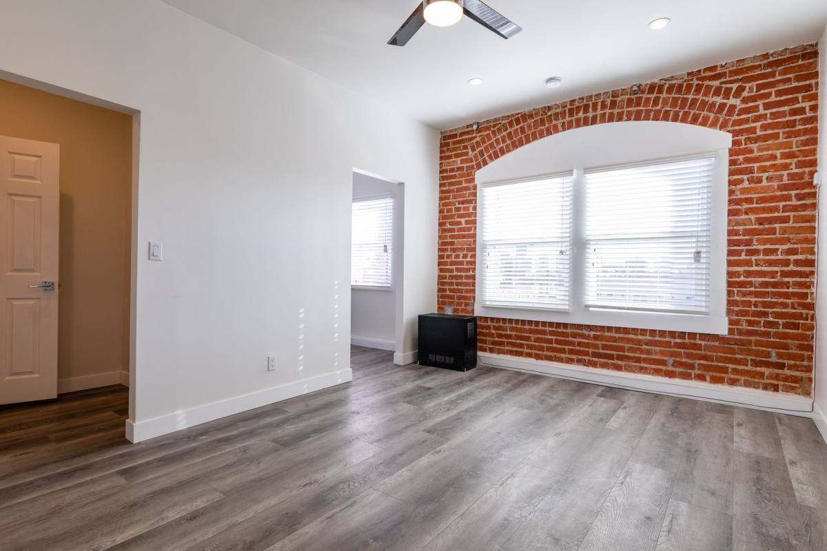 Apartment for rent at 200 S Kenmore Ave, Los Angeles, CA 90004