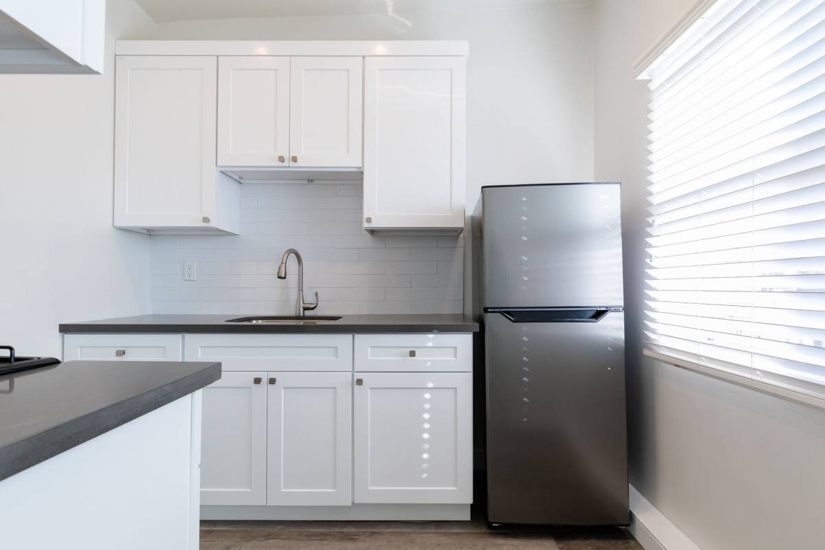 Apartment for rent at 200 S Kenmore Ave, Los Angeles, CA 90004