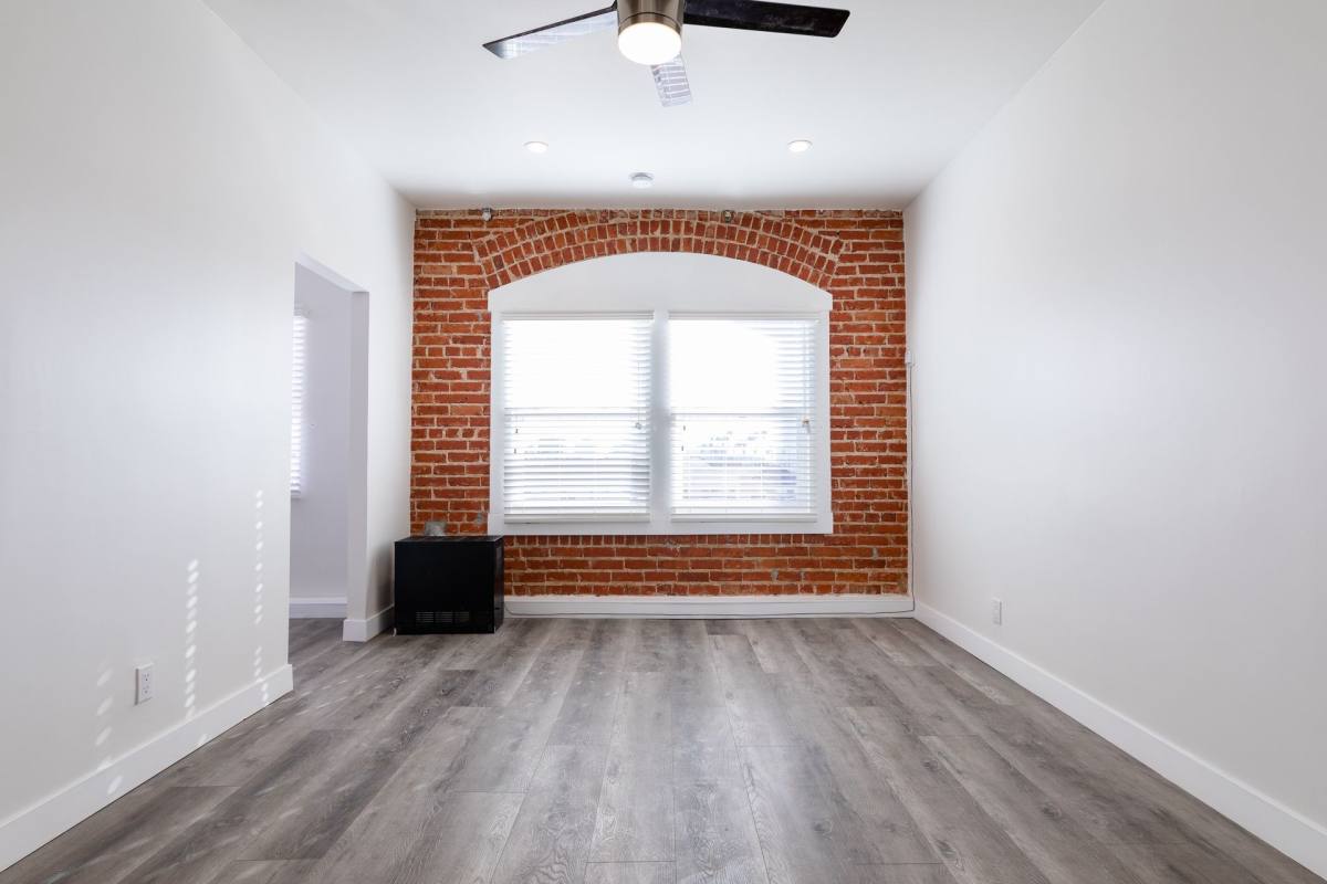 Apartment for rent at 200 S Kenmore Ave, Los Angeles, CA 90004