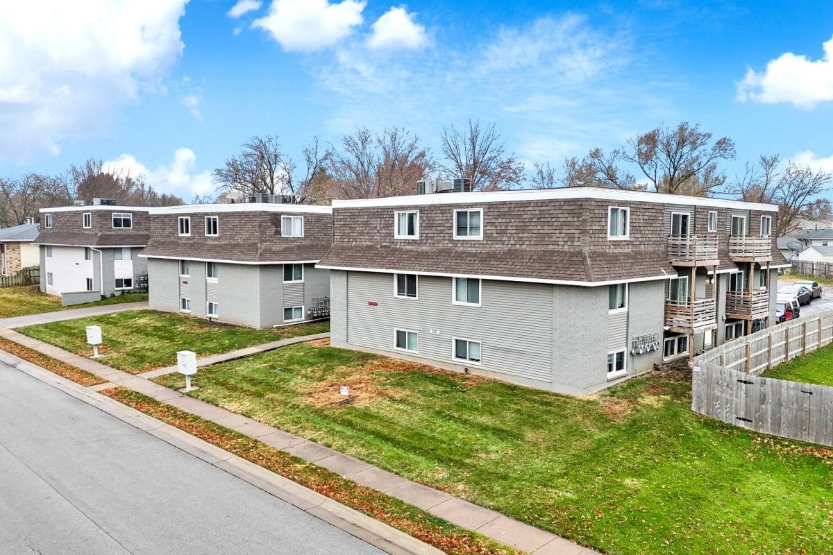 Apartment for rent at 3553 Heatherton Dr, Davenport, IA 52803