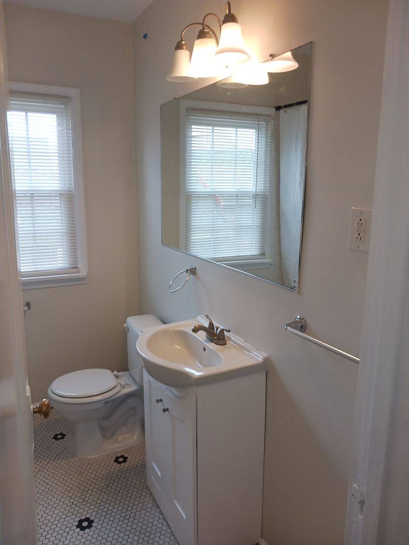 Apartment for rent at 171 Upland Ave, Youngstown, OH 44505