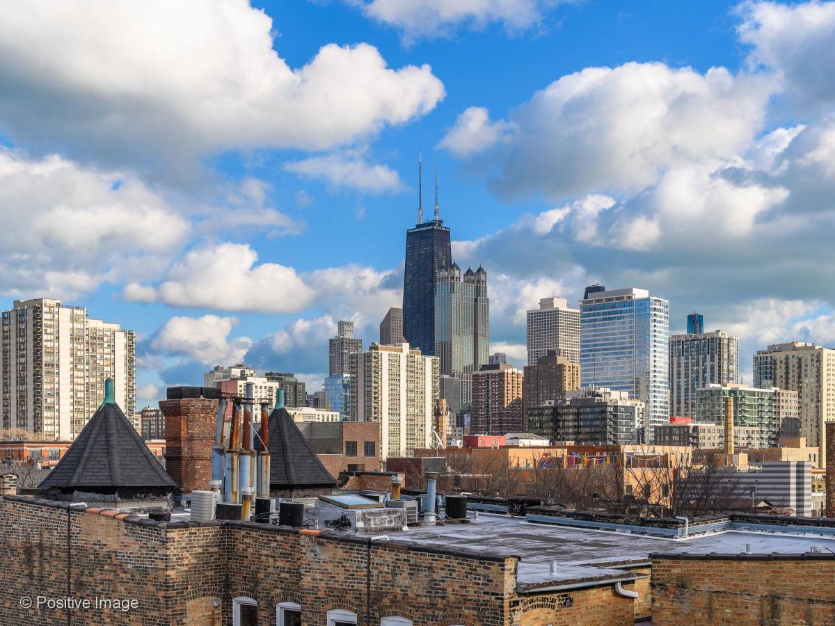 Apartment for rent at 1511 N Sedgwick St, Chicago, IL 60610