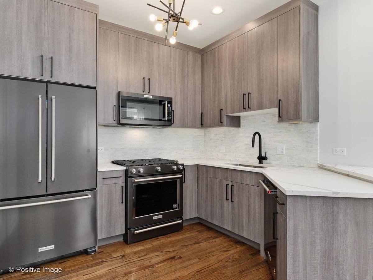 Apartment for rent at 1511 N Sedgwick St, Chicago, IL 60610