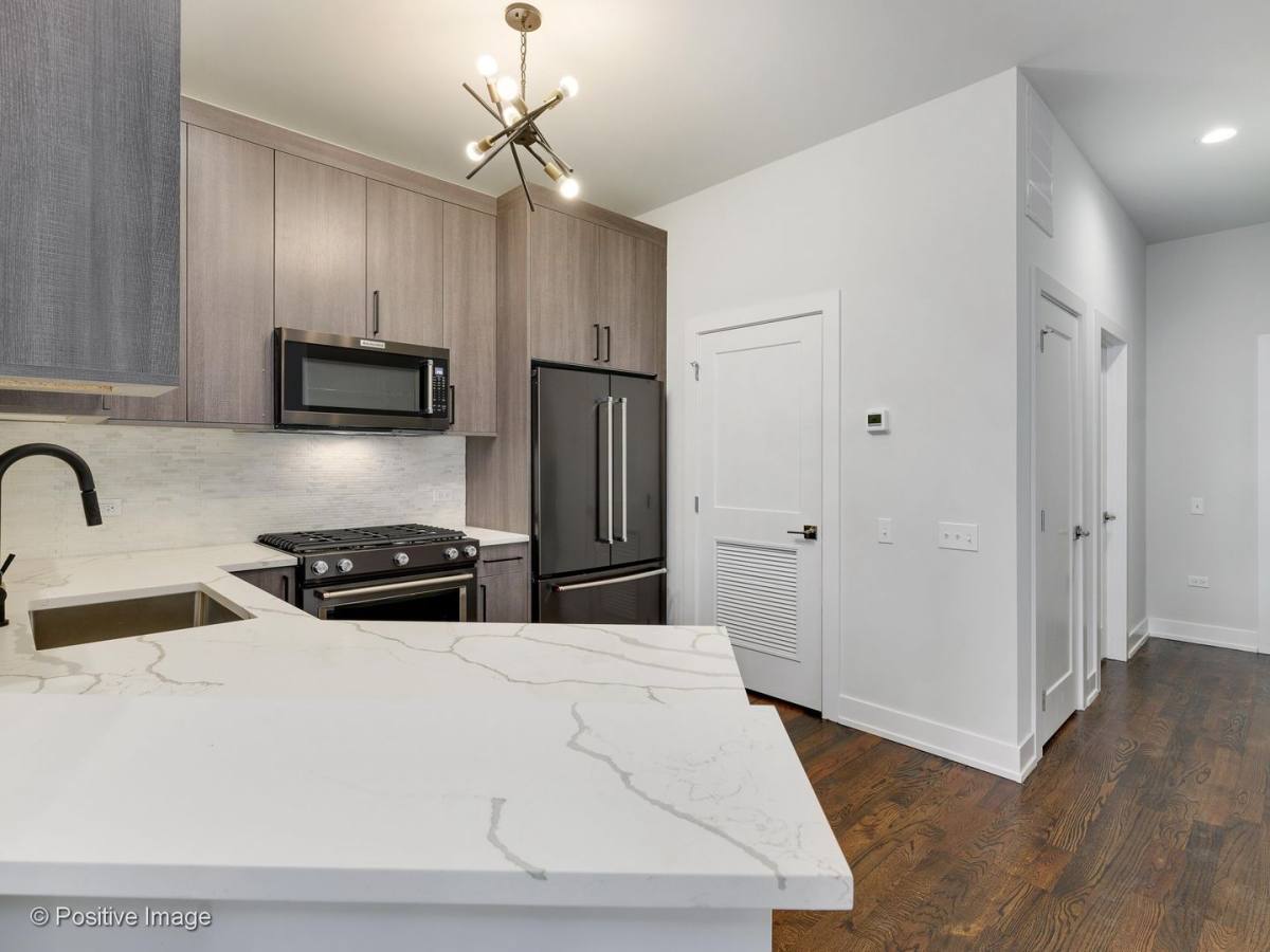 Apartment for rent at 1511 N Sedgwick St, Chicago, IL 60610