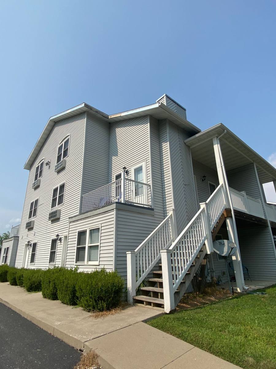 Apartment for rent at 318 E Davis St, Fayette, MO 65248