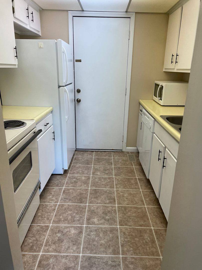 Apartment for rent at 1306 Black Forest Dr, Dayton, OH 45449