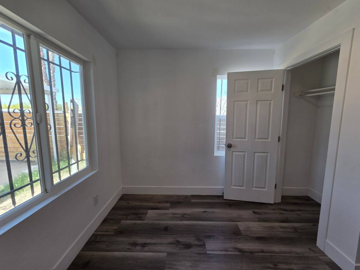 Apartment for rent at 320 N 10th St, Las Vegas, NV 89101