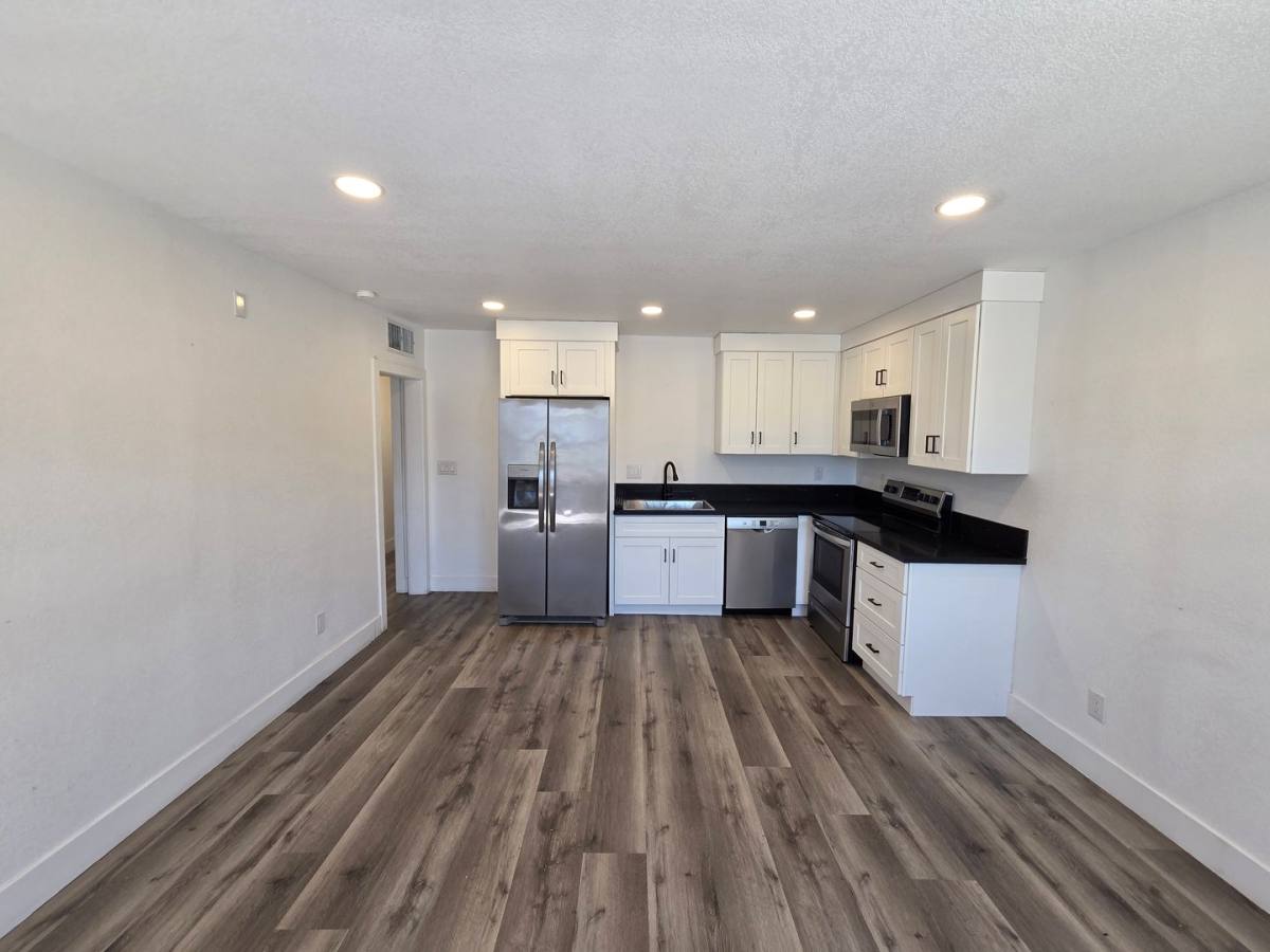 Apartment for rent at 320 N 10th St, Las Vegas, NV 89101