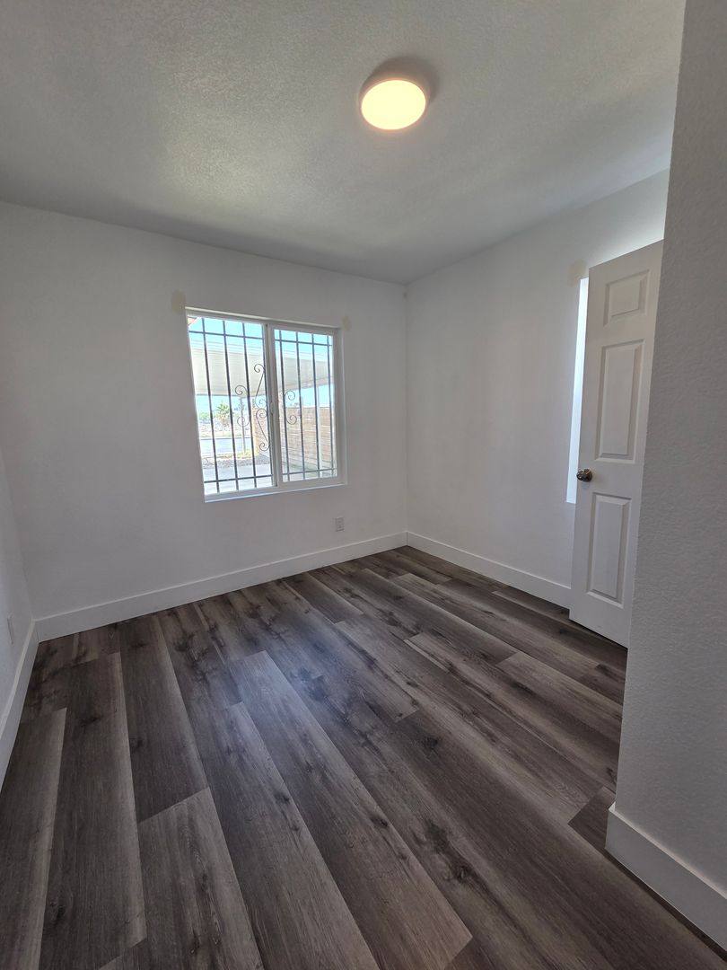 Apartment for rent at 320 N 10th St, Las Vegas, NV 89101