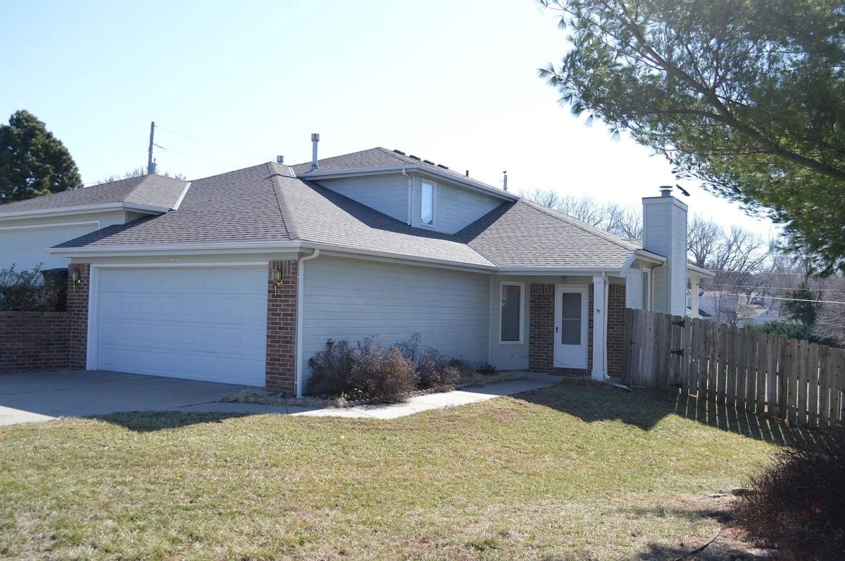 Townhouse for rent at 2000 Estella, Manhattan, KS 66503