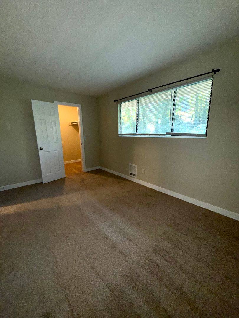 Townhouse for rent at 12505-12511 98th Ave Court SW, Lakewood, WA 98498