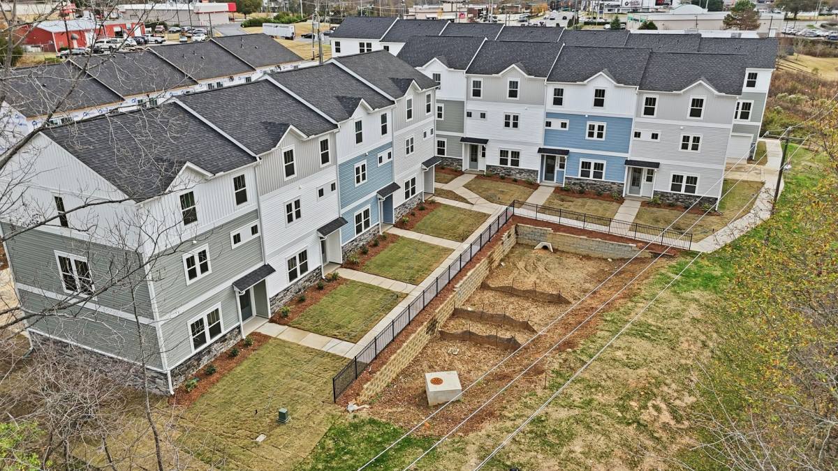 Townhouse for rent at 10317 Rozzelles Ferry Rd, Charlotte, NC 28214