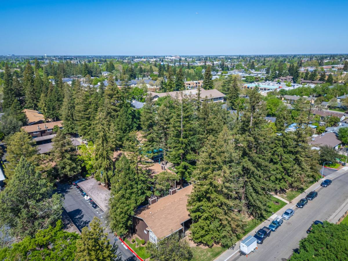 Apartment for rent at 1000 Fulton Ave, Sacramento, CA 95825