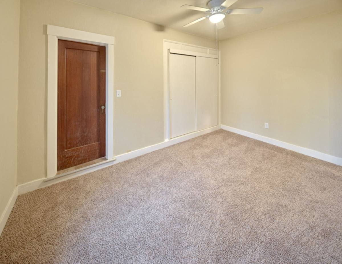 Apartment for rent at 220 W Meeker St, Kent, WA 98032