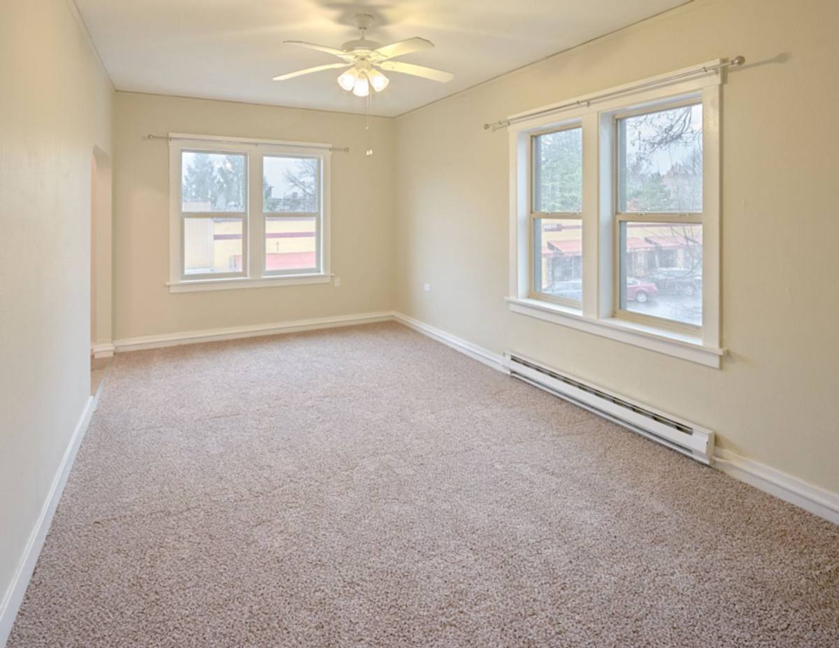 Apartment for rent at 220 W Meeker St, Kent, WA 98032