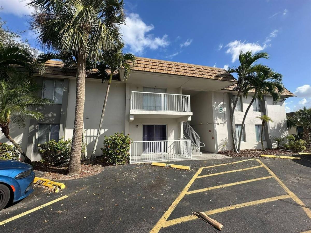 Apartment for rent at 1840 Maravilla Ave, Fort Myers, FL 33901