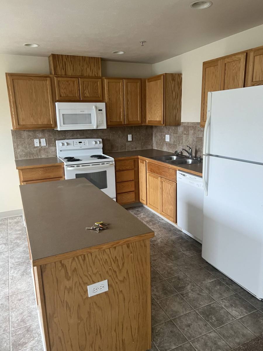 Apartment for rent at 10108 E Appleway Ave, Veradale, WA 99037