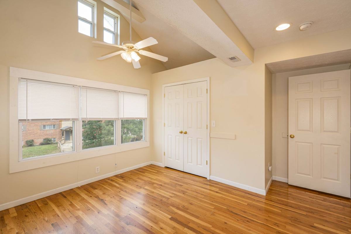 Apartment for rent at 299 E 15th Ave, Columbus, OH 43201