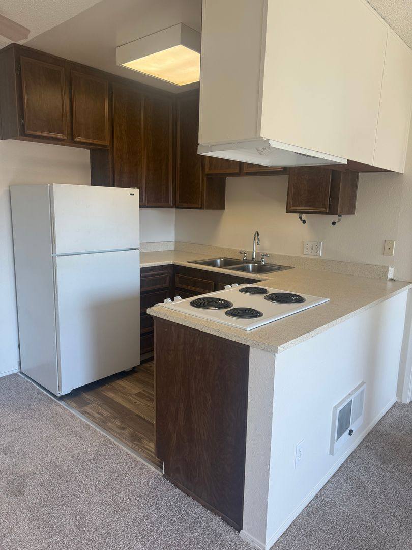 Apartment for rent at 6106 Beadnell Way, San Diego, CA 92117