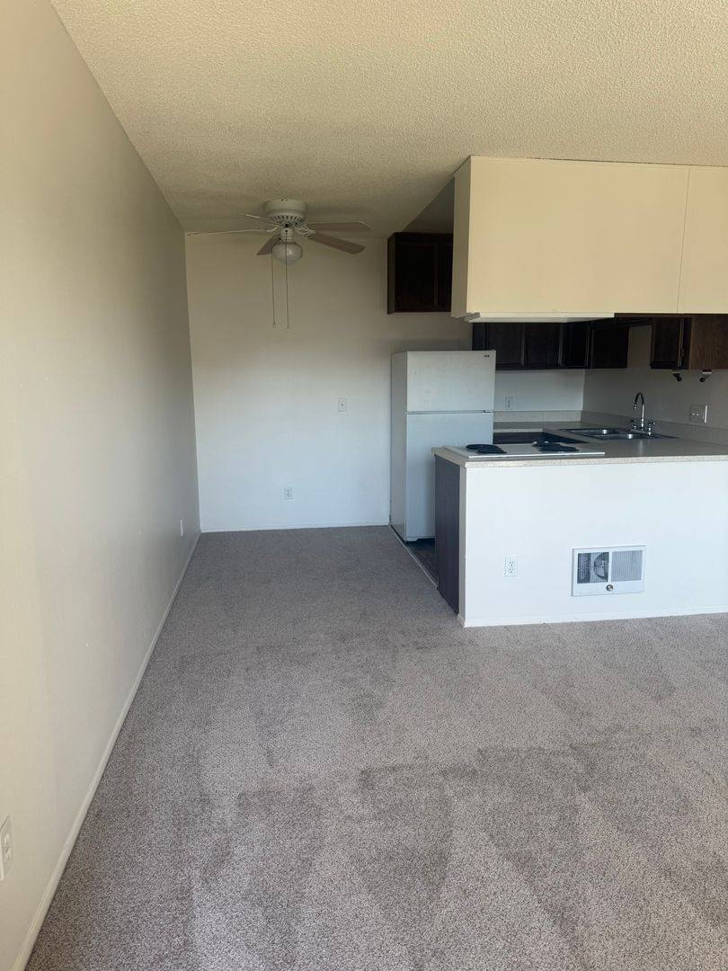 Apartment for rent at 6106 Beadnell Way, San Diego, CA 92117