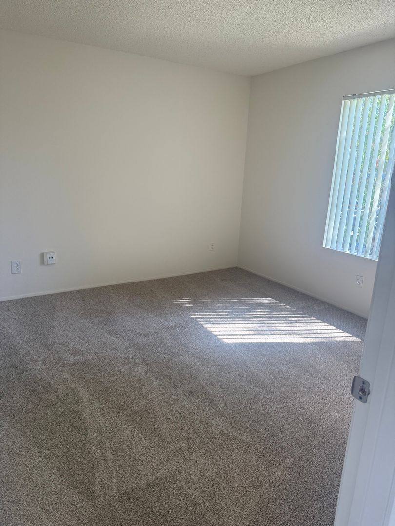 Apartment for rent at 6106 Beadnell Way, San Diego, CA 92117