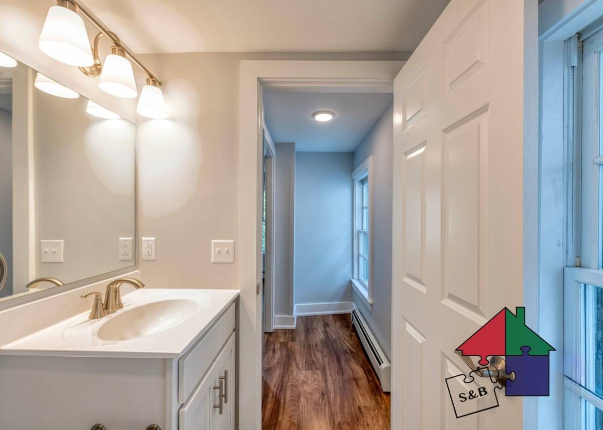 Apartment for rent at 166 N Winooski Ave, Burlington, VT 05401