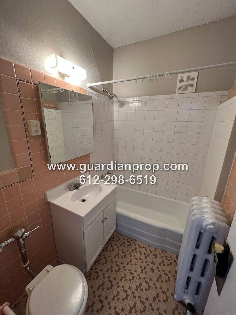 Apartment for rent at 2057 Cxl 7 31 26 Laurel Ave, Saint Paul, MN 55104
