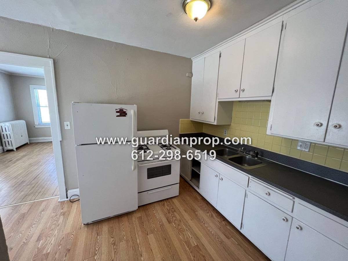 Apartment for rent at 2057 Cxl 7 31 26 Laurel Ave, Saint Paul, MN 55104