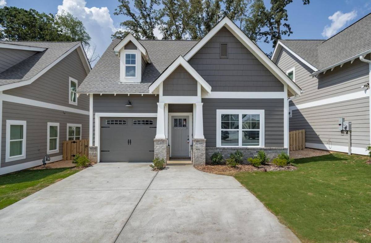 Apartment for rent at 148 Patton Way, Birmingham, AL 35226