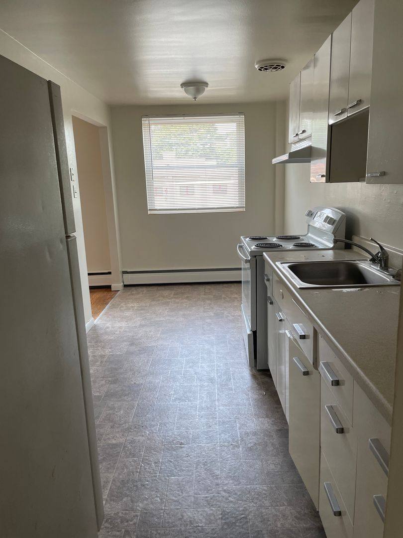 Apartment for rent at 1621 Old York Rd, Abington, PA 19001