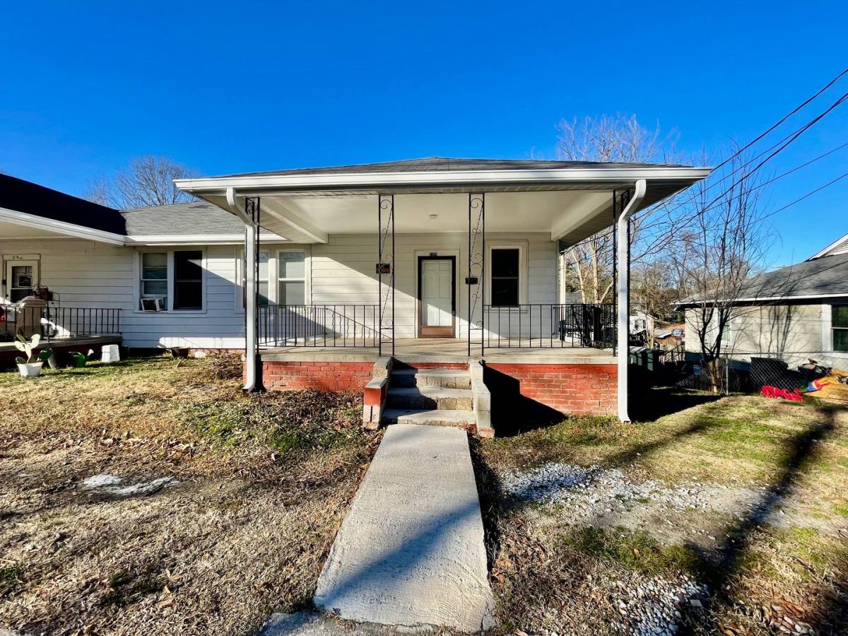 House for rent at 105 Ssummit St, Gastonia, NC 28052