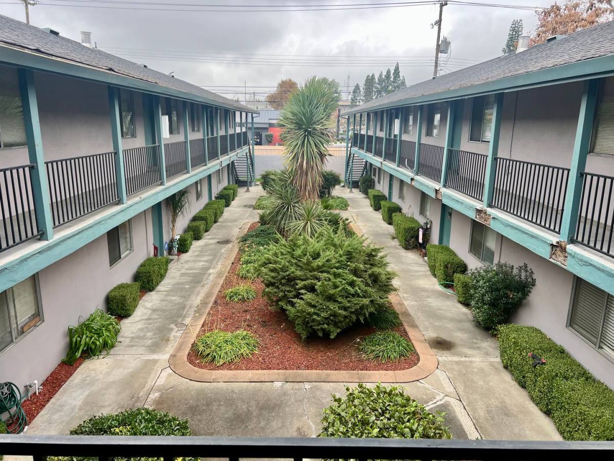 Apartment for rent at 2610 X St, Sacramento, CA 95818