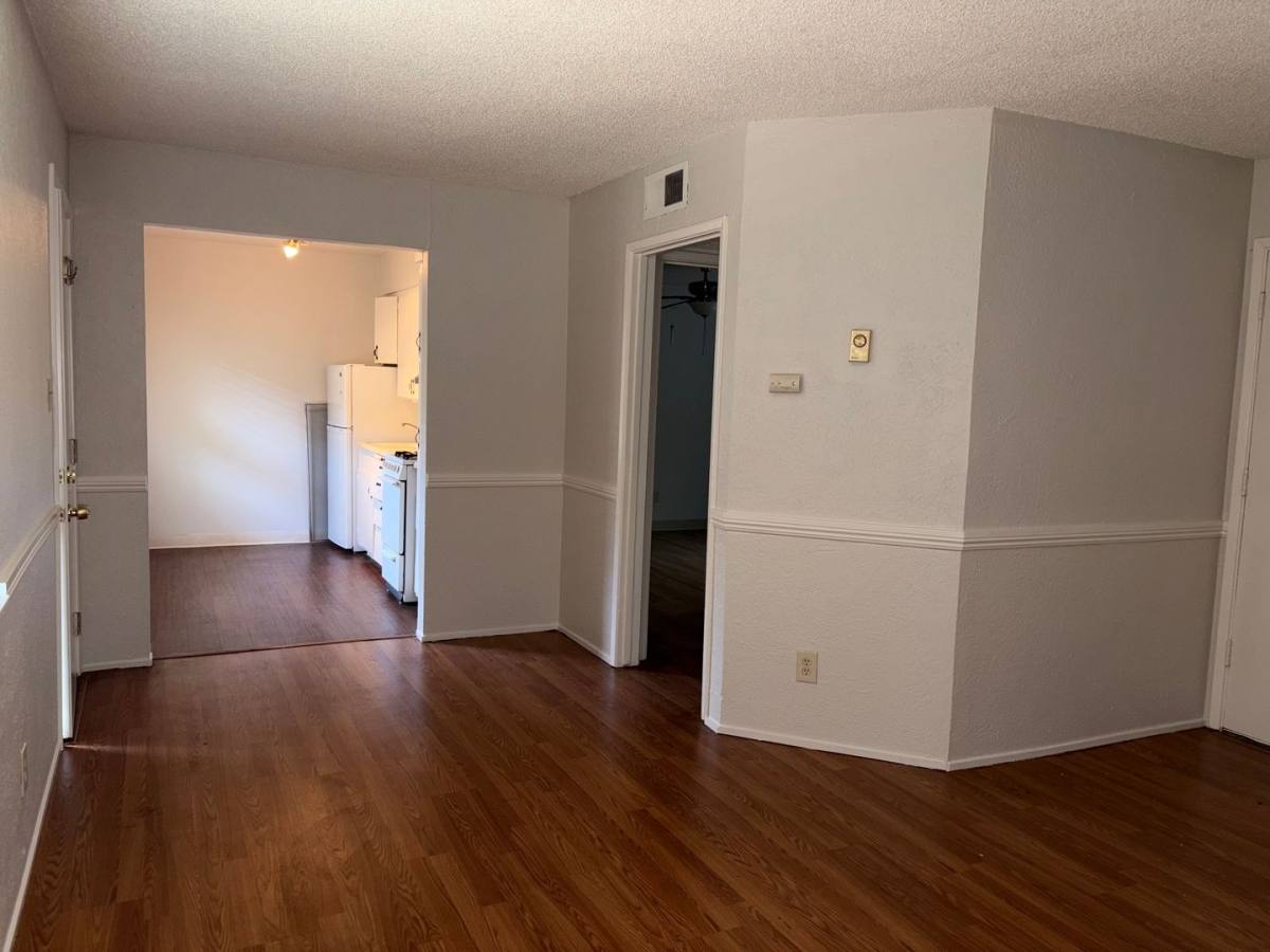 Apartment for rent at 2610 X St, Sacramento, CA 95818