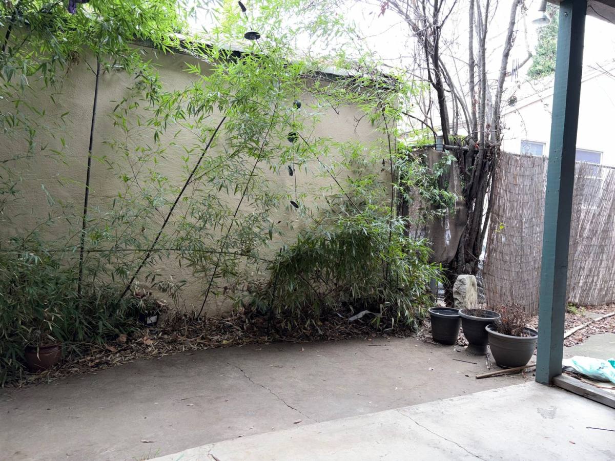Apartment for rent at 2610 X St, Sacramento, CA 95818