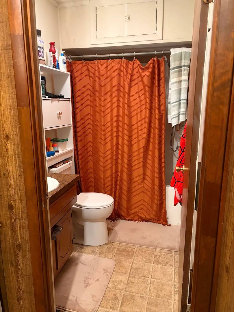 Apartment for rent at 305 Church St, Lafayette, TN 37083