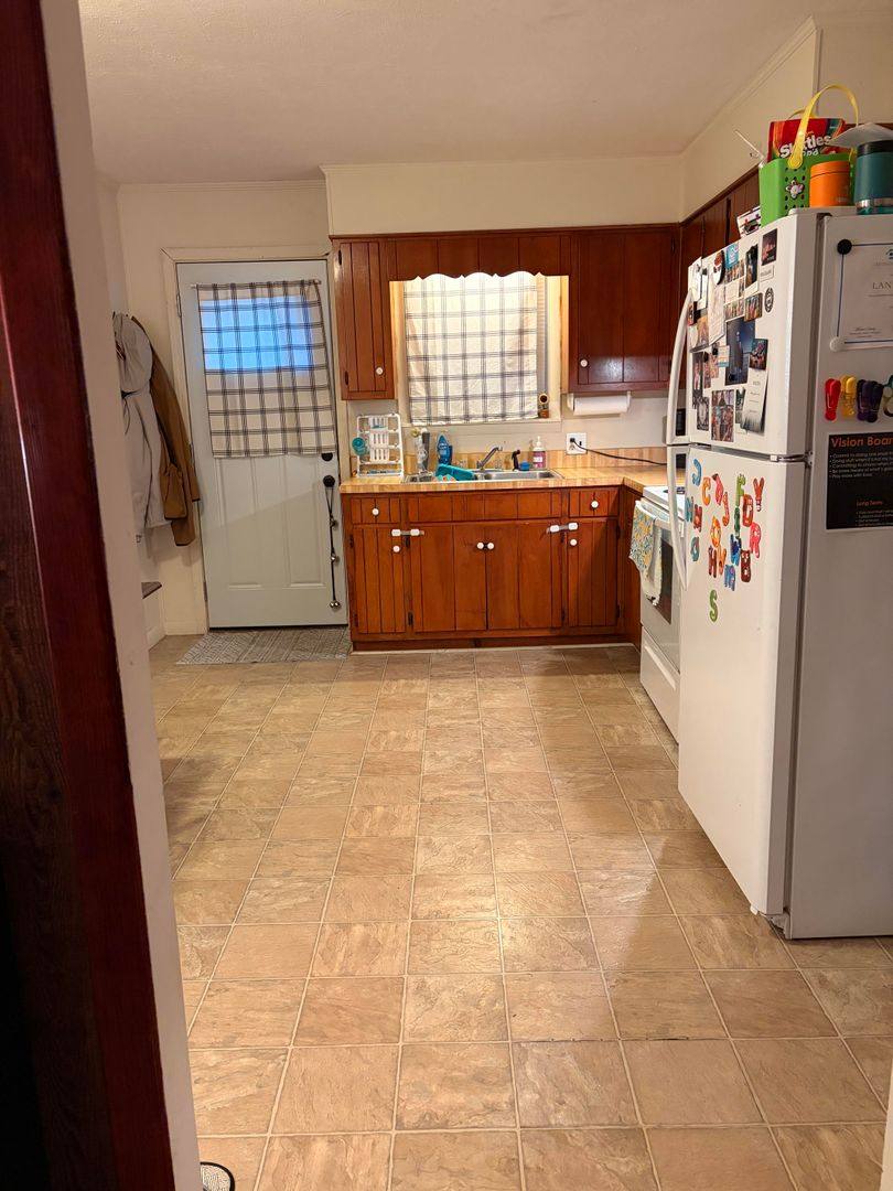 Apartment for rent at 305 Church St, Lafayette, TN 37083
