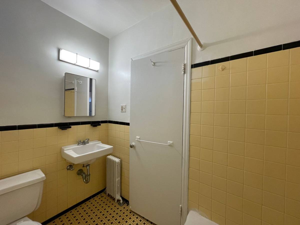 Apartment for rent at 2614 41st St NW, Washington, DC 20007