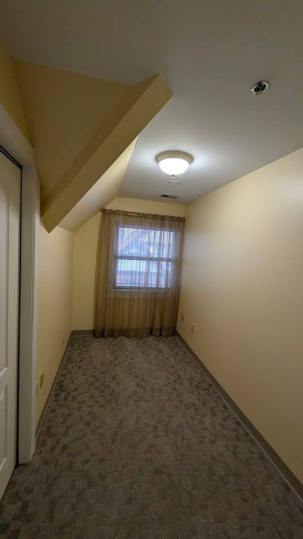 Apartment for rent at 320 E Lincoln Ave, New Castle, PA 16101