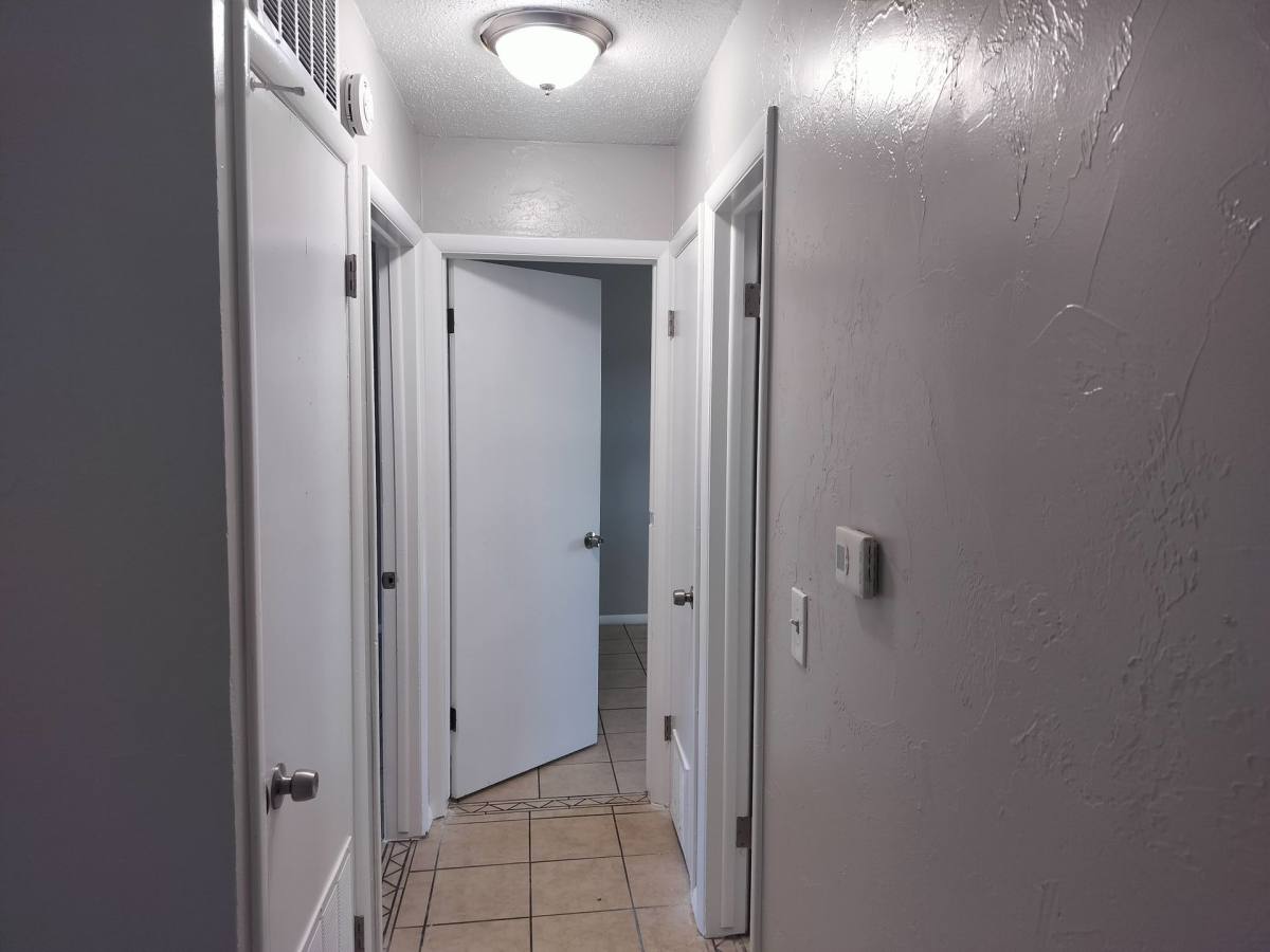 Apartment for rent at 301 N University Dr, Edmond, OK 73034