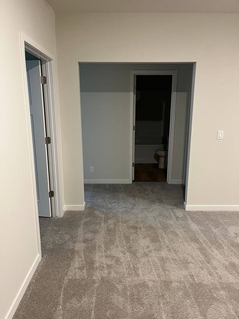 House for rent at 12354 Edgewater Dr, Papillion, NE 68046