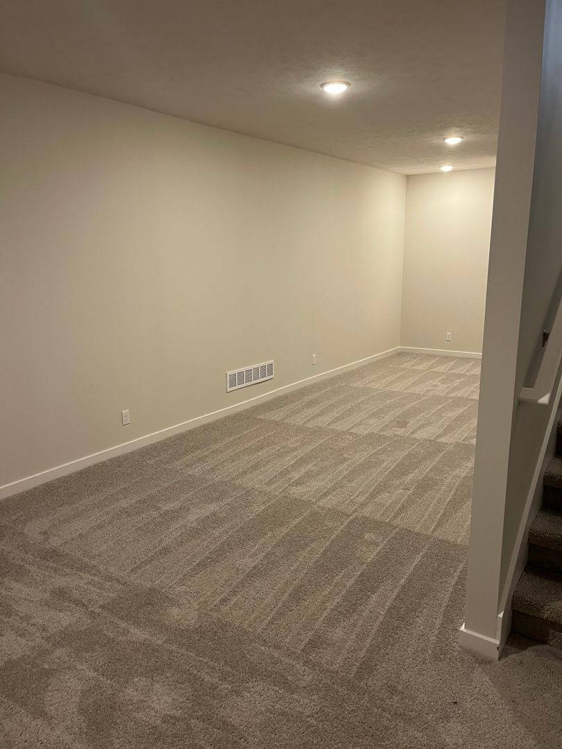 House for rent at 12354 Edgewater Dr, Papillion, NE 68046
