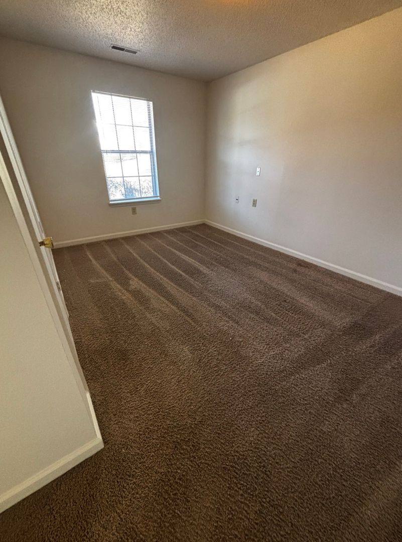 Apartment for rent at 1601 W Elm St, Athens, AL 35611
